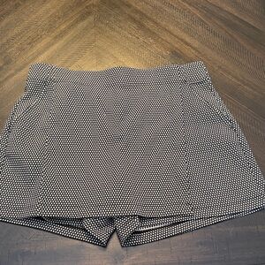 Max Studio Black and White Patterned Shorts